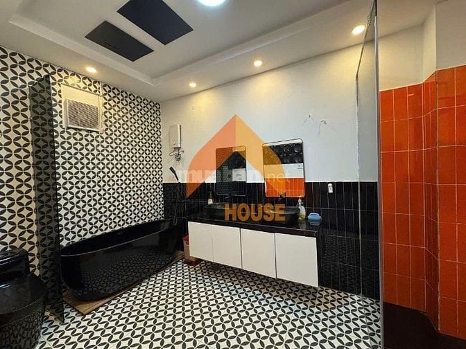 VILLA THẢO ĐIỀN Q2 SÂN SIÊU RỘNG KINH DOANH TỰ DO GIÁ SIÊU RẺ