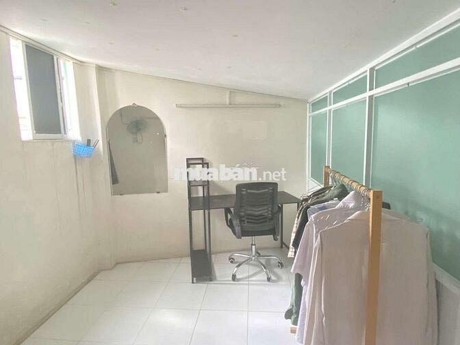 Nhà gđ còn phòng ko phải kinh doanh nên sạch sẽ giờ tự do