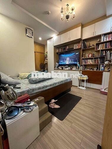 Liễu Giai 70 m toà Tower 6,9 tỷ chung cư cao cấp 2 ngủ ,