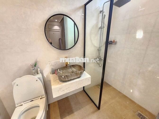 Nhà hẻm 3 tầng + Diện tích đất 100m2 + 4 phòng ngủ + Kiệt Hoàng Diệu