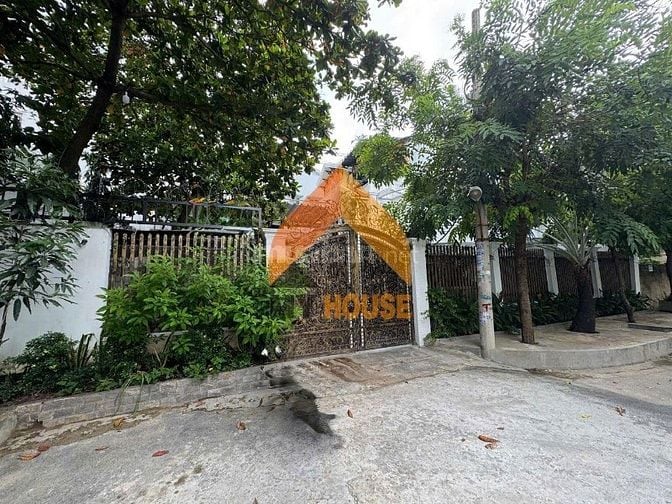 VILLA THẢO ĐIỀN Q2 SÂN SIÊU RỘNG KINH DOANH TỰ DO GIÁ SIÊU RẺ