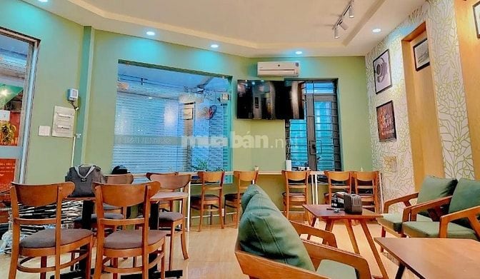 Việc làm F&B bán hàng và phục vụ tại quầy cho khách hàng