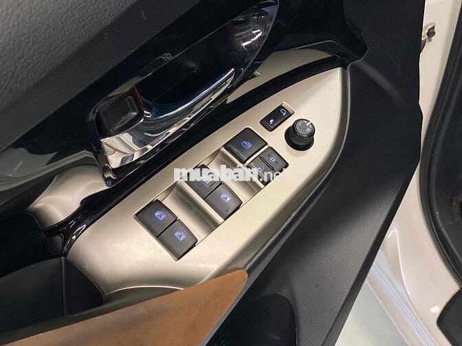 Toyota Innova 2019 2.0V - 98000 km