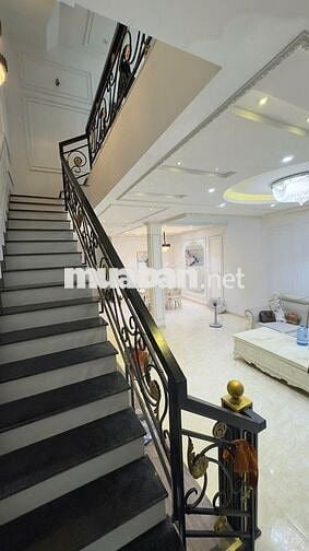 Nhà hẻm 3 tầng + Diện tích đất 100m2 + 4 phòng ngủ + Kiệt Hoàng Diệu