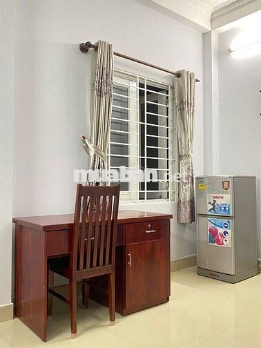 Phòng trọ 18m2 đường Nguyễn Thị Minh Khai, Quận 1