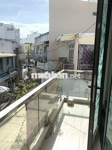 Nhà Lô góc mới thoáng y hình hẻm xe hơi thông 3 lầu 4 x 20