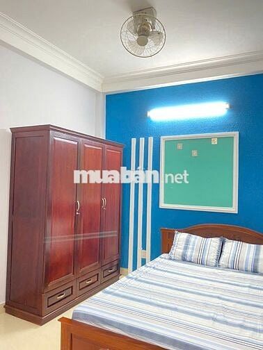 Phòng trọ 18m2 đường Nguyễn Thị Minh Khai, Quận 1