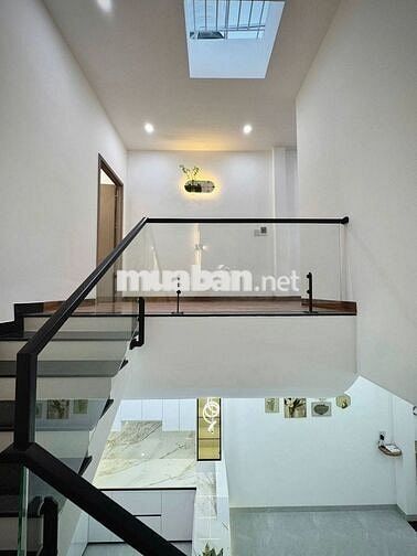 Chính chủ cần bán nhà đẹp, ở ngay, giá chỉ 1ty150/100m2,Sổ hồng riêng