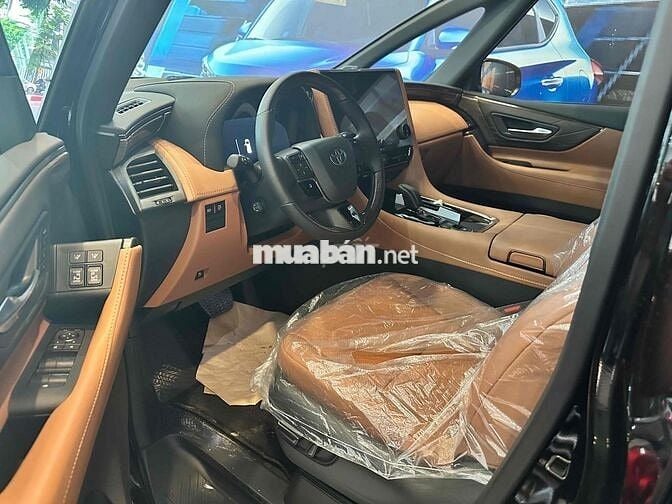Toyota Alphard 2025 mới 100% giao ngay