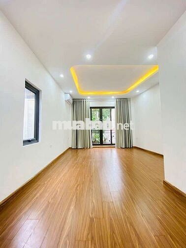 💥 8,6 TỶ – BÁN ĐẤT TẶNG NHÀ, LÔ GÓC VÀNG GẦN PHỐ 💥
Diện tích 35m²