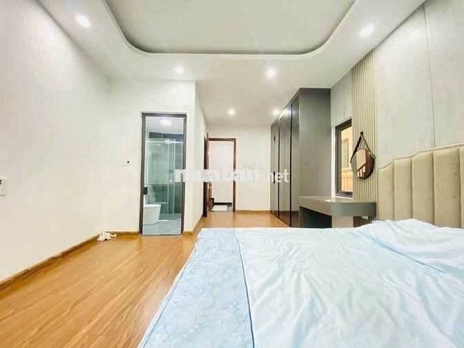 💥 8,6 TỶ – BÁN ĐẤT TẶNG NHÀ, LÔ GÓC VÀNG GẦN PHỐ 💥
Diện tích 35m²