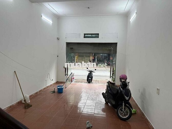 Bán đất tặng nhà 4 tầng mặt phố