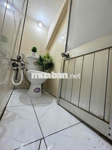 CÒN 1 CĂN 2 PHÒNG NGỦ CUỐI BÊN TRỤC ĐƯỜNG VĂN CHUNG GIÁ CỰC TỐT
