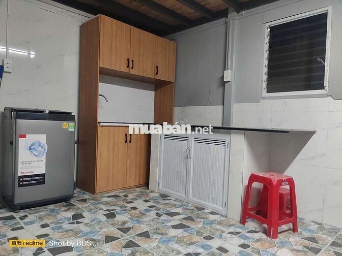Nhà mặt tiền đường thích hợp ở 7người hoăc kinh doanh 9 tr/ tháng