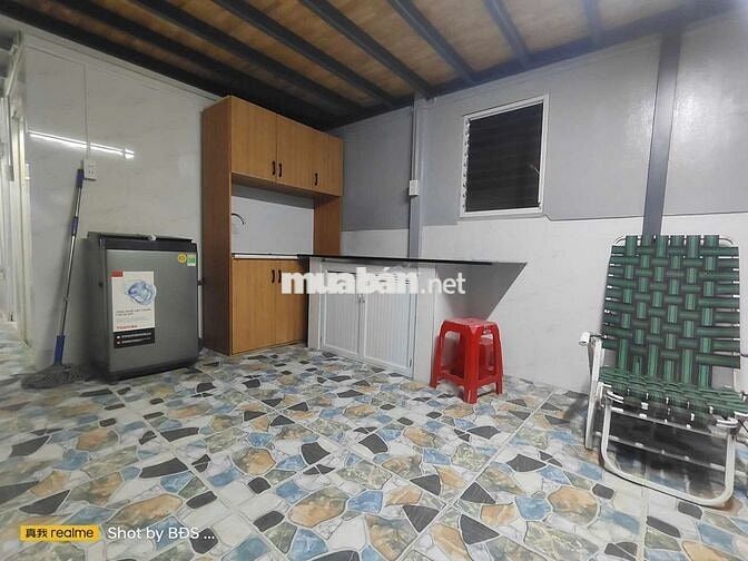 Nhà mặt tiền đường thích hợp ở 7người hoăc kinh doanh 9 tr/ tháng