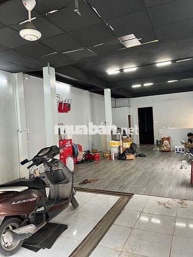Mặt bằng trệt suốt góc 2 mặt tiền (hẻm bên hông), HĐ lâu dài