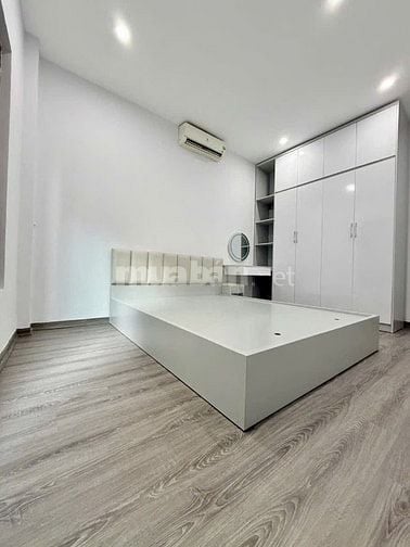 Bán nhà SIÊU MỚI Hai Bà Trưng 25M x 5T. MT thoáng. Full nội thất