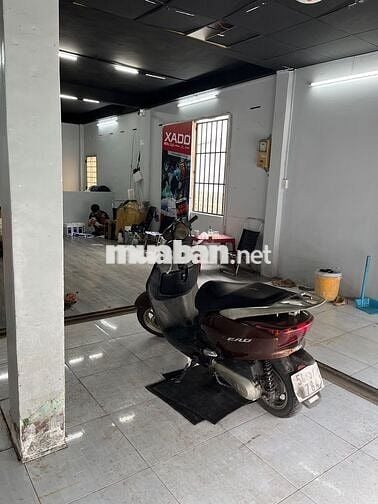 Mặt bằng trệt suốt góc 2 mặt tiền (hẻm bên hông), HĐ lâu dài