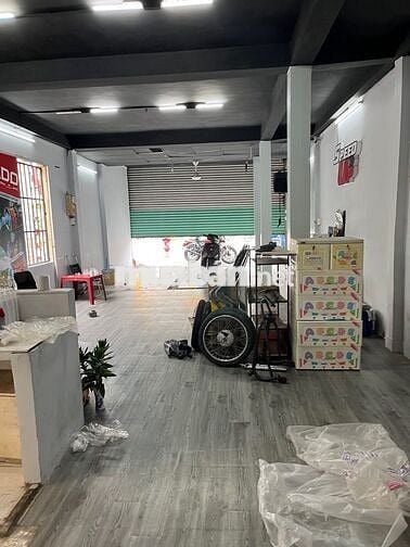 Mặt bằng trệt suốt góc 2 mặt tiền (hẻm bên hông), HĐ lâu dài