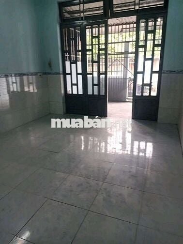 Nhà sạch sẽ,dt 4*15m,2pn,gác lững cổng rào, sân,gần chợ thới tứ