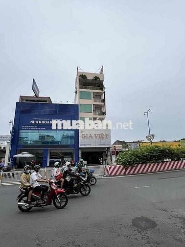Cho thuê toà nhà ngay trung tâm Q6
