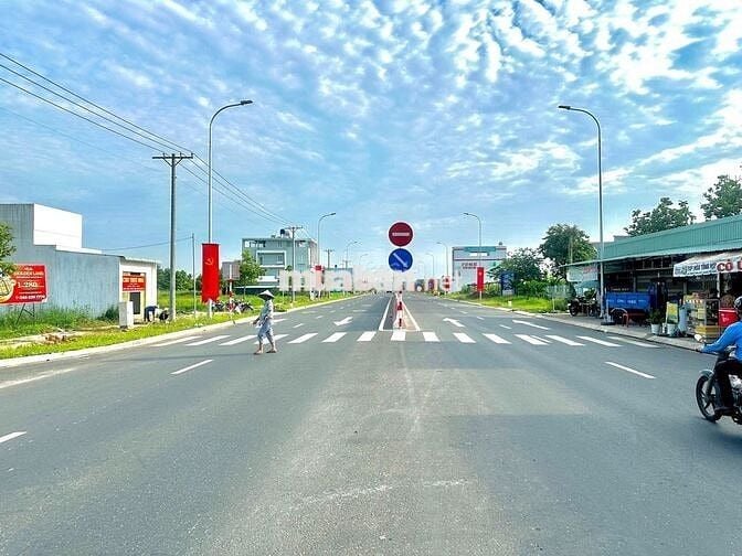 !! Gấp ! Gấp ! Gần KCN Thủ Thừa - 100m2 Chỉ 1tyxx- SHR- Đất ODT