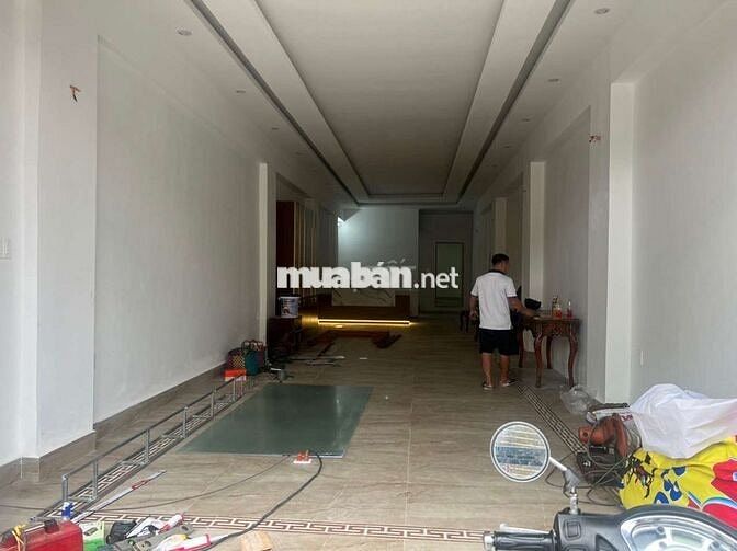 Bán nhà mặt tiền Nguyễn Ảnh Thủ