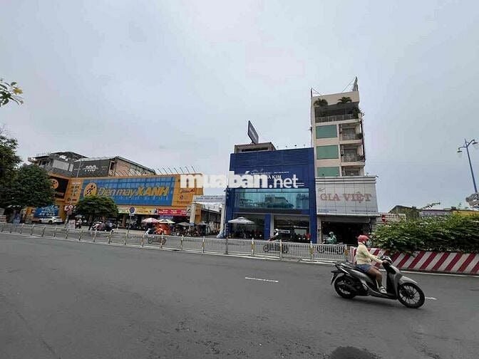 Cho thuê toà nhà ngay trung tâm Q6