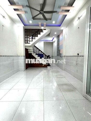 nhà trệt 3 lầu 4 phòng ngủ 3wc, hẻm 193 đường số 6. BHH B