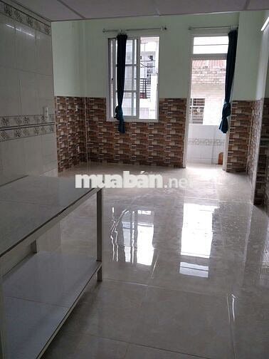 Phòng trọ Huỳnh Tấn Phát 40m² có gác, ban công