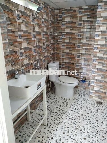 Phòng trọ Huỳnh Tấn Phát 40m² có gác, ban công