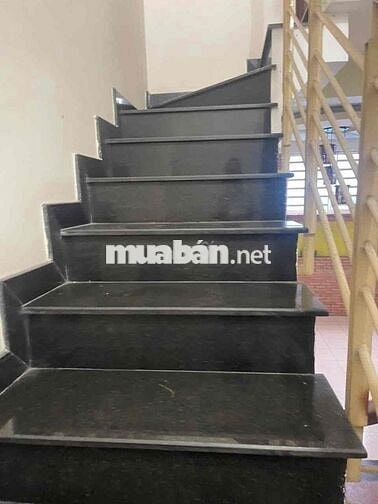 Cho thuê nhà 4x22 2lầu 3p ngủ, Đường thông 8m