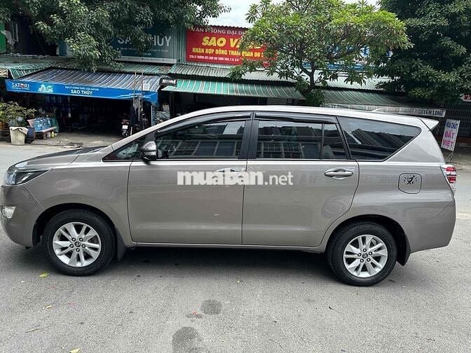 Toyota Innova 2017 2.0E - 118000 km