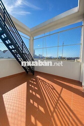 Cần bán gấp căn nhà nghỉ 130m², 8 phòng, trung tâm TP Bạc Liêu