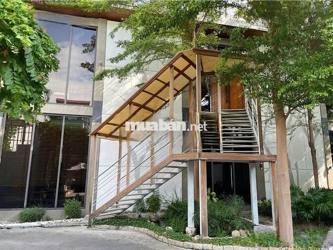 Nhà kính siêu đẹp ngang 18m tại Bến Vân Đồn Q4 - Cách PDB chỉ 900m !!!