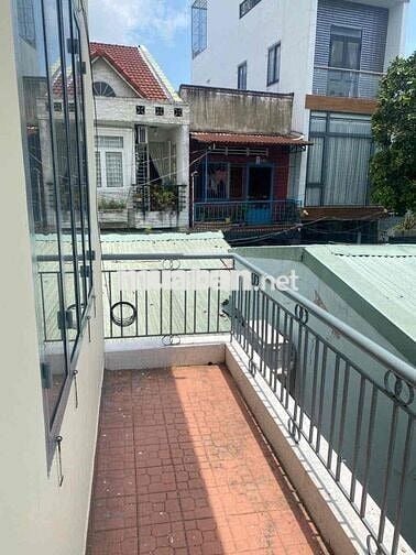 cho Thue nhà nguyên căn 1t1 gác 1p ngủ d xe hơi nhà mới