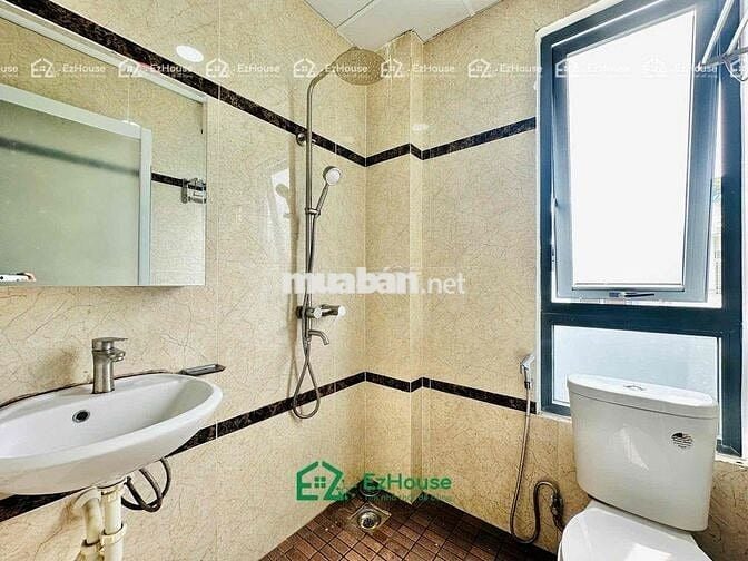 Phòng trọ giá rẻ nằm giữa hai cơ sở UEH QUẬN 10