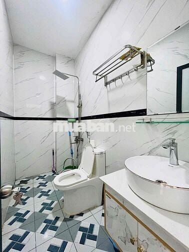 TRỐNG LẠI CĂN HỘ CỬA SỔ FULL NT MÁY GIẶT RIÊNG NGAY TRUNG TÂM Q1