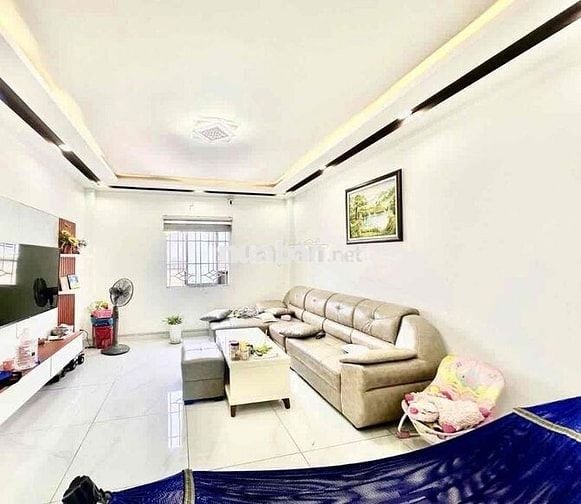 💖 Cho thuê nhà đường Nguyễn Hồng Đào - 5X20M- trệt 3 lầu