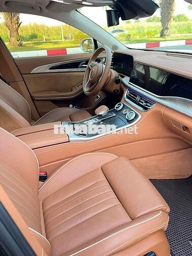 HongQi H9 2022 2.0 Premium - 200000 km