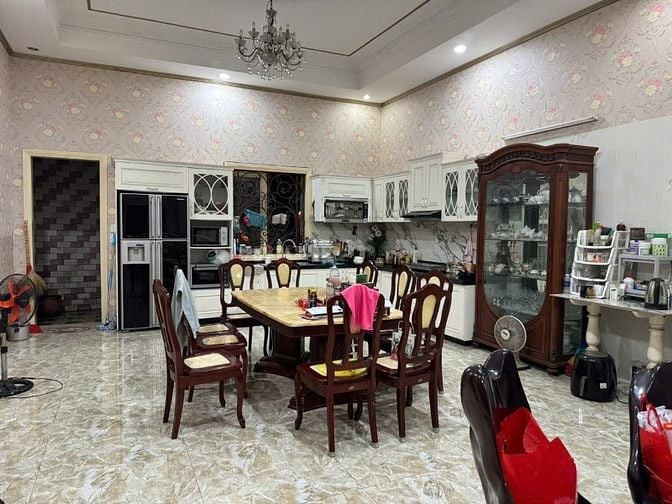 Bán Gấp Biệt Thự 2 Mặt Tiền Trước Sau – Lê Quang Định