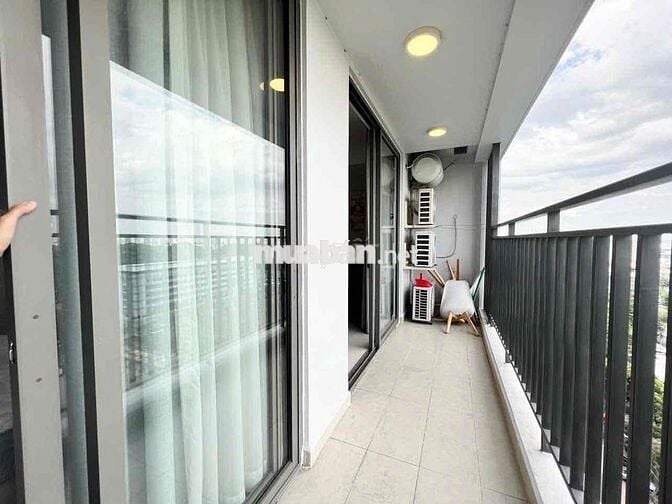 Cho thuê căn góc 3PN.2WC tầng trung thoáng mát- Botanica Premier