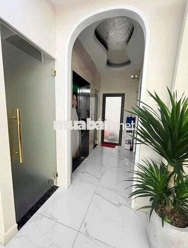 Cho thuê nhà GÓC 2MT đường Trần Khắc Chân với Hẻm 4m PTân Định, Quận 1