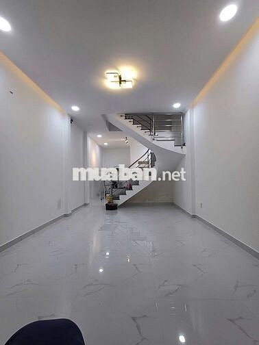 Ngang Hiếm 4,2M Lạc Long Quân, TB, 45m2  4 Tầng, 4PN.