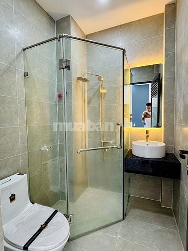 3 tầng đúc Mới tinh,xinh lung linh Dương Bá Trạc P1Q8 shr hoàn công đủ