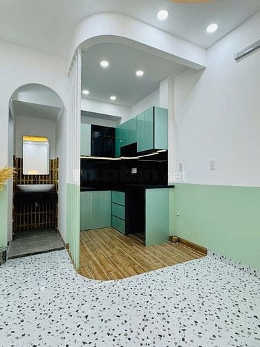 3 tầng đúc Mới tinh,xinh lung linh Dương Bá Trạc P1Q8 shr hoàn công đủ