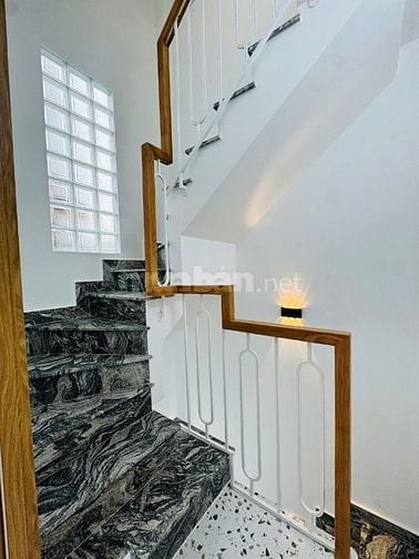 3 tầng đúc Mới tinh,xinh lung linh Dương Bá Trạc P1Q8 shr hoàn công đủ