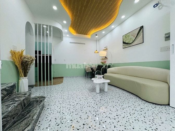 3 tầng đúc Mới tinh,xinh lung linh Dương Bá Trạc P1Q8 shr hoàn công đủ