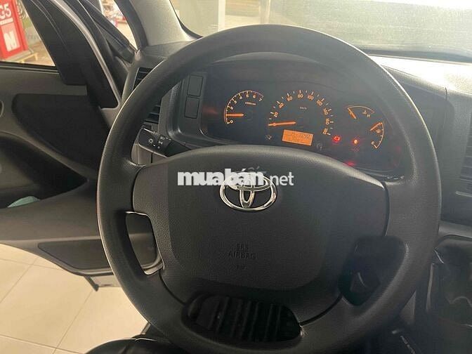 Toyota Hiace 2017 2.7L - 62800 km