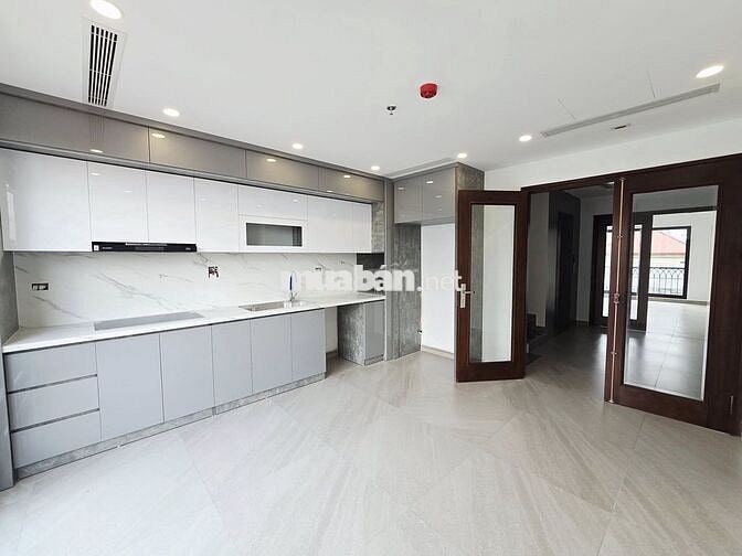 BAN NHÀ PHÂN LÔ – HOÀNG QUỐC VIỆT – 7 TẦNG, 2 MẶT THOÁNG – Ô TÔ TRÁNH